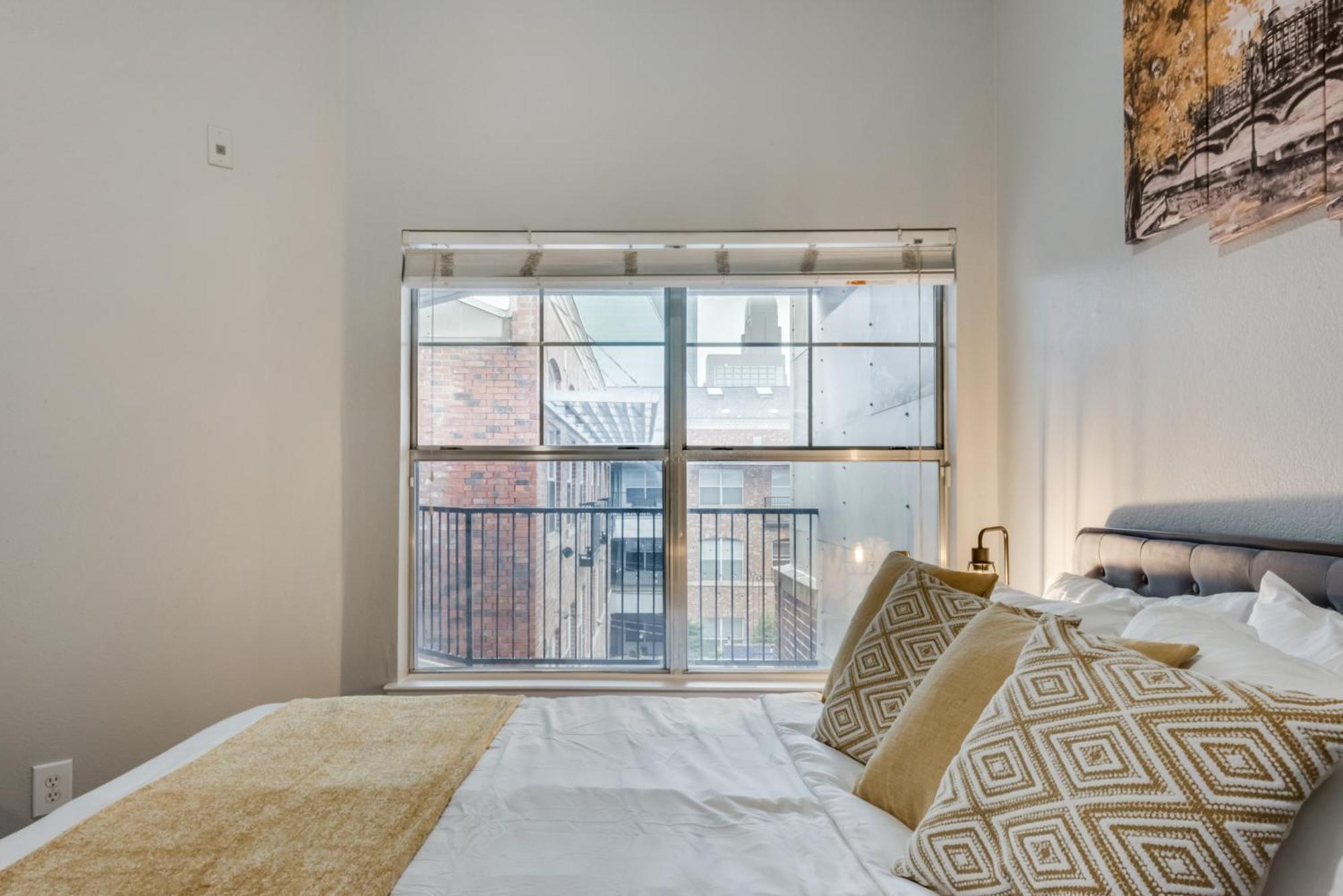 Loft Style 2Br Apt I Dallas City Center I Pool I Gym I Workspace I Pets Apartment Bagian luar foto